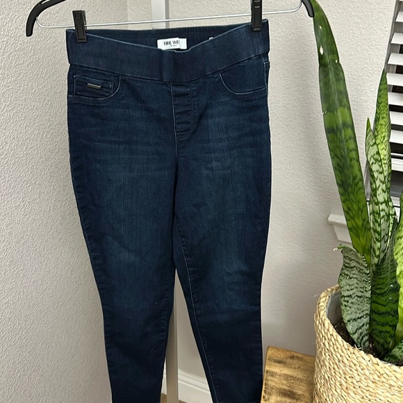 Nine West size 4 Heidi Pull On Crop - Picture 1 of 3